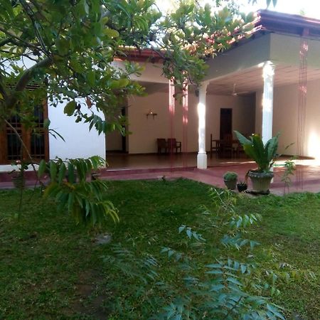 Siyapath Holiday Resort Polonnaruwa Buitenkant foto