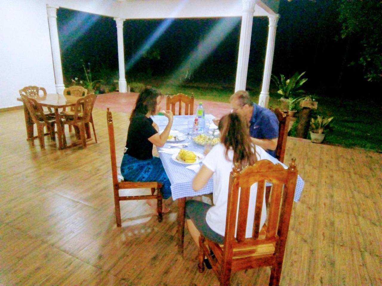 Siyapath Holiday Resort Polonnaruwa Buitenkant foto